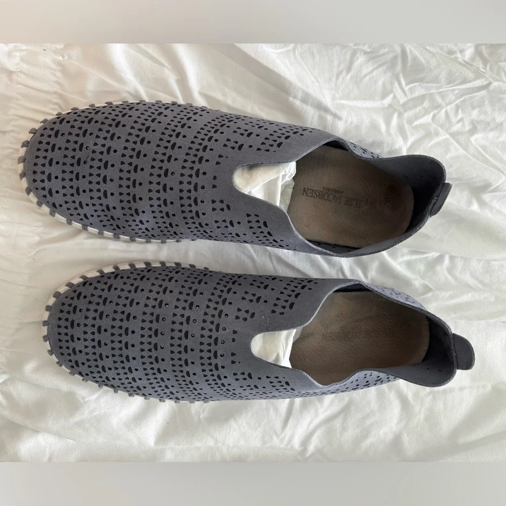 Isle Jacobson Denim Perforated Slip-On Women’s Shoes. 10. - Picture 1 of 6
